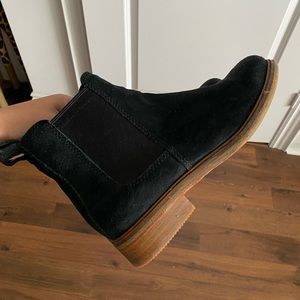 Clarkdale Arlo Black Suede Boots